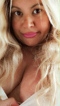 OnlyFans account  naughtysoph12321 header 2