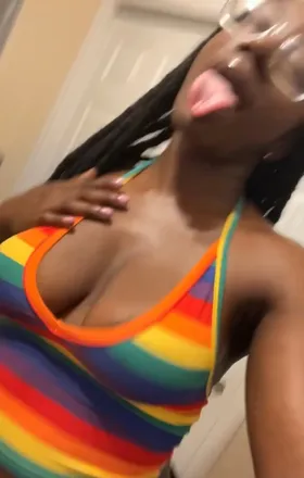 OnlyFans of youluvrayne