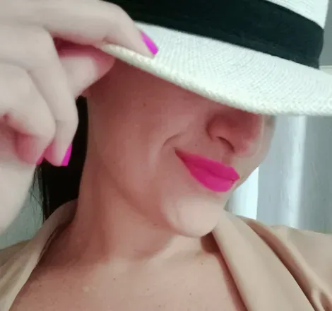 OnlyFans cuenta tuconnielove header 2