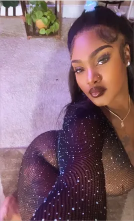 OnlyFans account  seyvenshoneey header 2