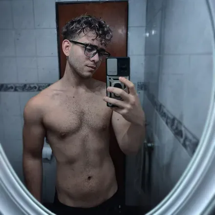 OnlyFans cuenta lucasg0110 avatar 1