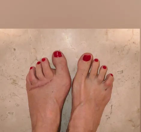 OnlyFans cuenta crookedfeetqueen header 2