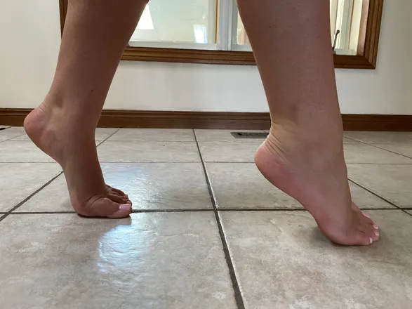 OnlyFans cuenta hotfootsie99 header 2