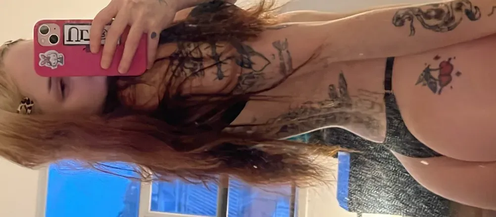 OnlyFans cuenta petitetattoedmia header 2