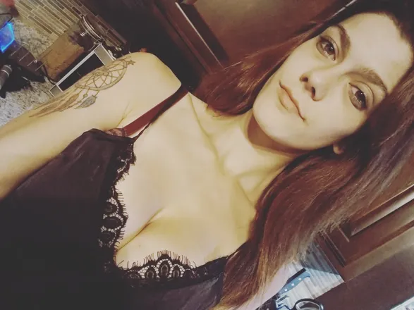 OnlyFans cuenta kinderlou header 2