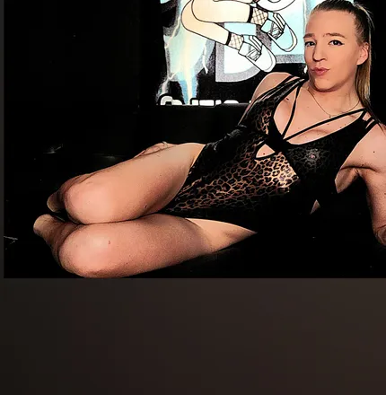 OnlyFans cuenta amberemerald header 2