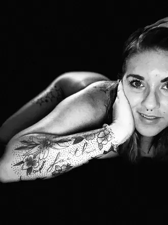 OnlyFans cuenta lynziee header 2