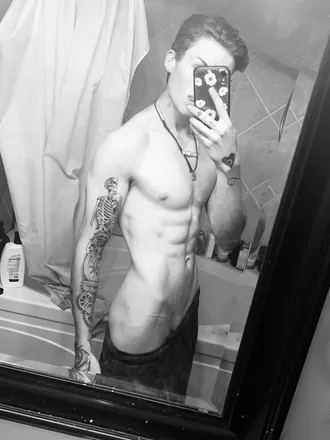 OnlyFans cuenta romerobloom avatar 1