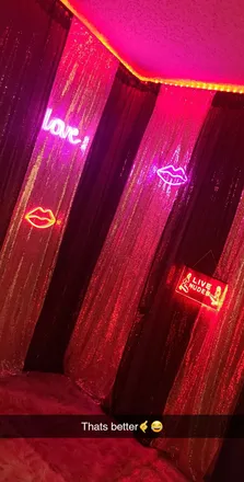 OnlyFans cuenta carlyleann44 header 2
