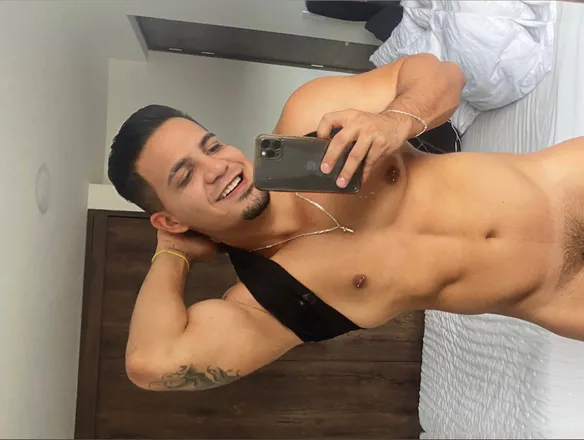 OnlyFans account  unmiiguelfree header 2
