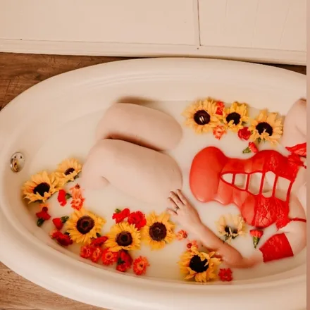 OnlyFans cuenta rosebud25 header 2