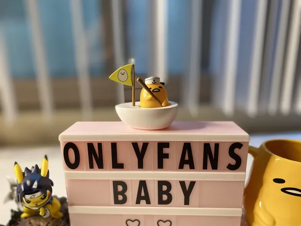 OnlyFans account  itsclittyfree header 2