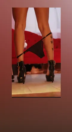 OnlyFans cuenta cristinyhoney header 2