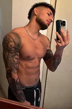 OnlyFans account  oliveroutcontext avatar 1