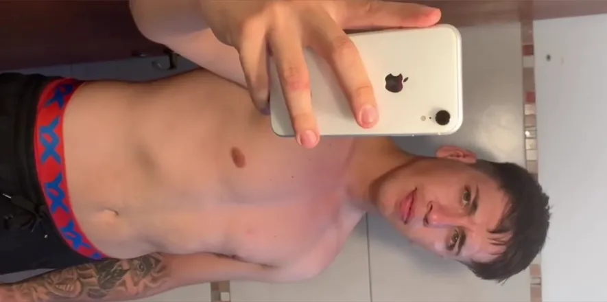 OnlyFans cuenta alexokhot header 2