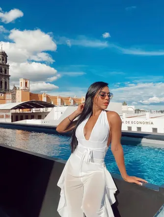 OnlyFans cuenta karflores1722 header 2