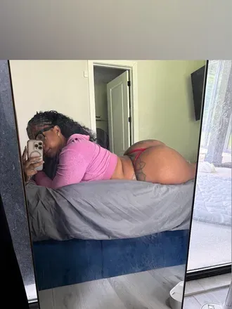 OnlyFans cuenta elle2prettyy header 2