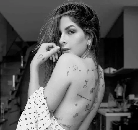 OnlyFans cuenta larybottino header 2