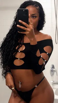 OnlyFans account  miiniidey avatar 1