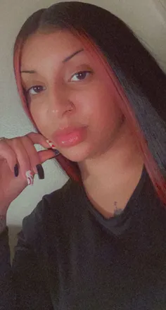 OnlyFans cuenta vibewith_sisi header 2