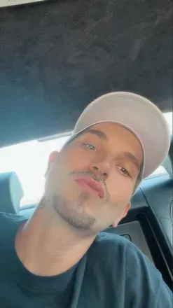 OnlyFans cuenta t.jones avatar 1