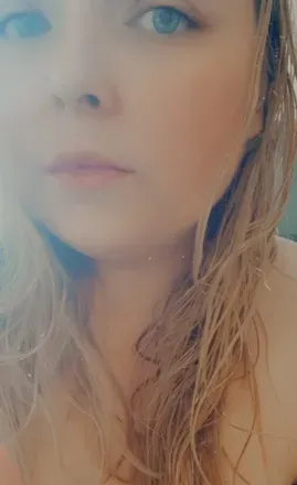 OnlyFans account  honey_bee4u header 2