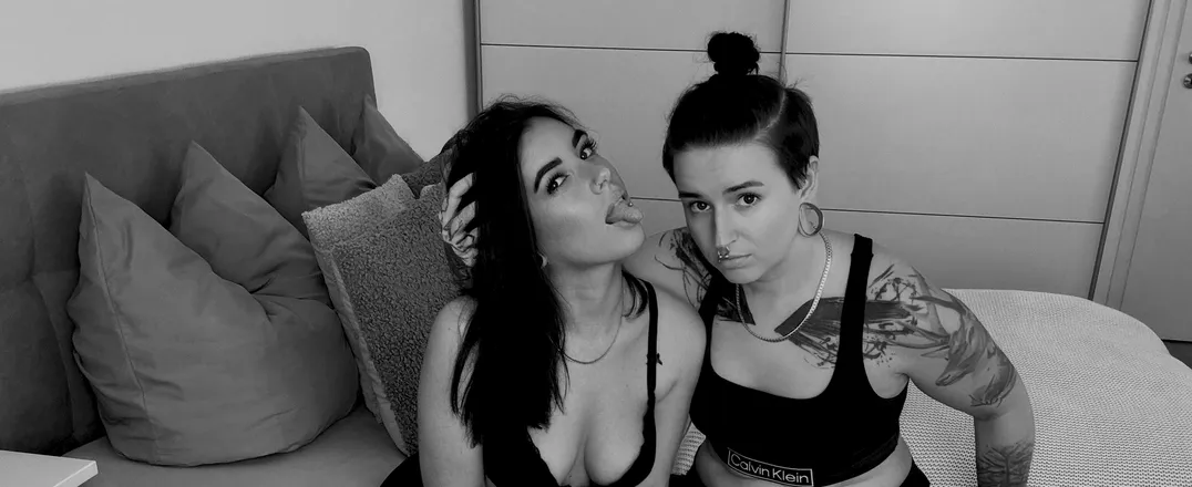 OnlyFans cuenta roxiandtatjana header 2