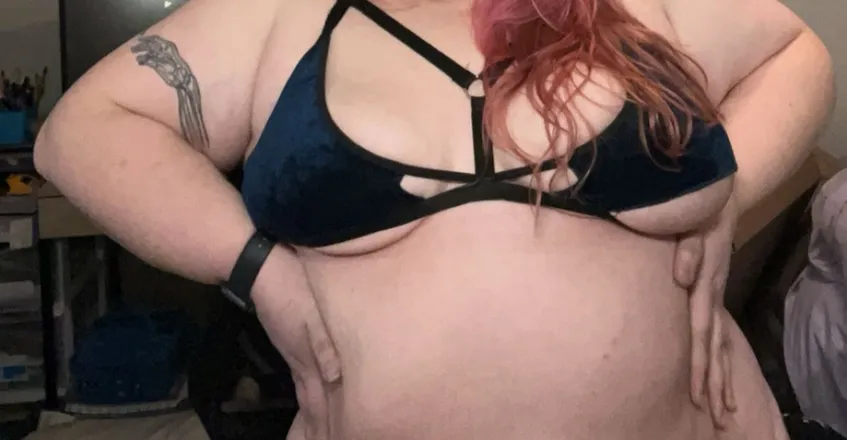 OnlyFans account  emy_3 header 2