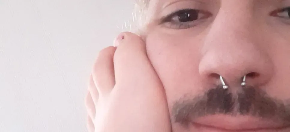 OnlyFans cuenta whitehairguy header 2