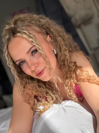 OnlyFans cuenta kirst_louisexoxo avatar 1