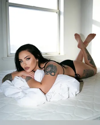 OnlyFans cuenta deavanclegg header 2