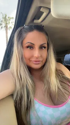 OnlyFans of baddiemi
