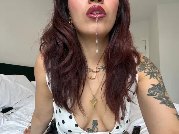 OnlyFans account  xprettyredrosex avatar 1