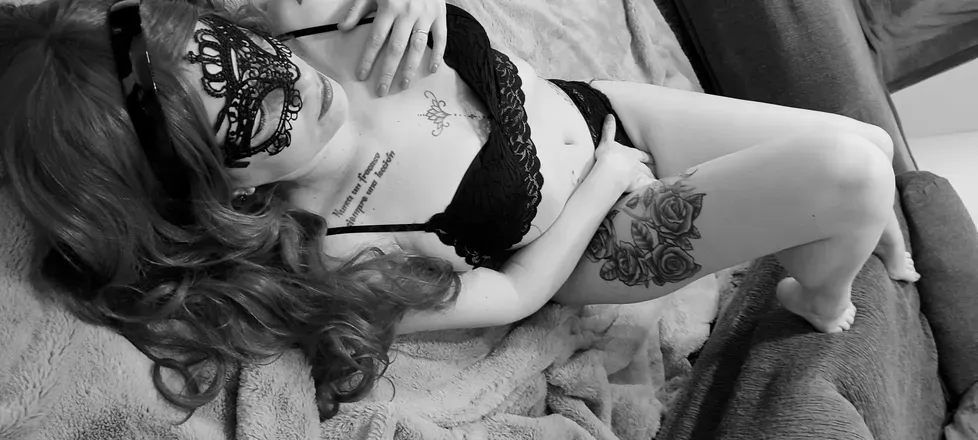 OnlyFans account  cielored header 2