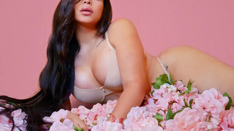 OnlyFans cuenta yessella header 2