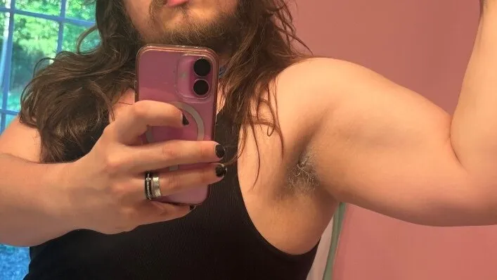 OnlyFans account  averyavi header 2