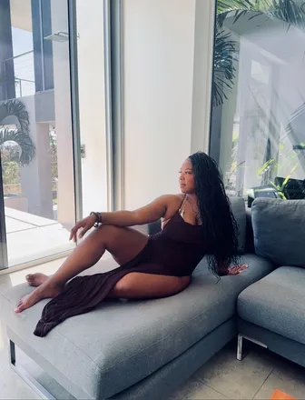 OnlyFans cuenta femmeluxevibe header 2