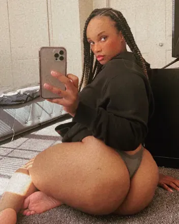 OnlyFans account  twoshotzofadri avatar 1