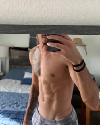 OnlyFans cuenta leotheman header 2