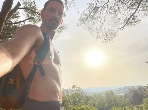 OnlyFans account  u161878925 header 2
