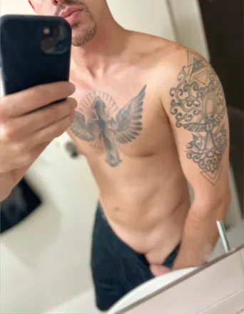 OnlyFans cuenta whitebald header 2