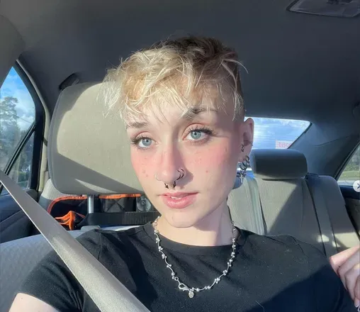 OnlyFans account  glassbones avatar 1