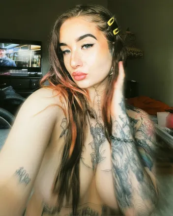 OnlyFans cuenta halz.bby13xxx header 2
