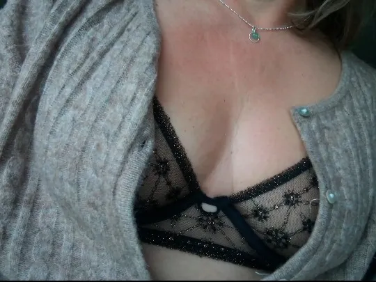OnlyFans account  puce88 header 2