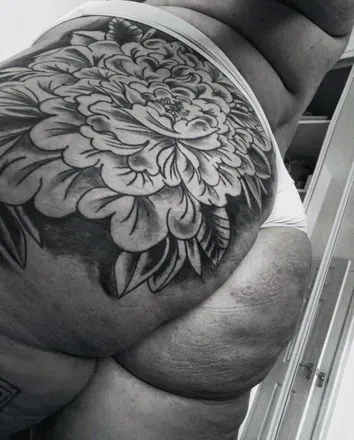OnlyFans account  curvesandtattooes avatar 1