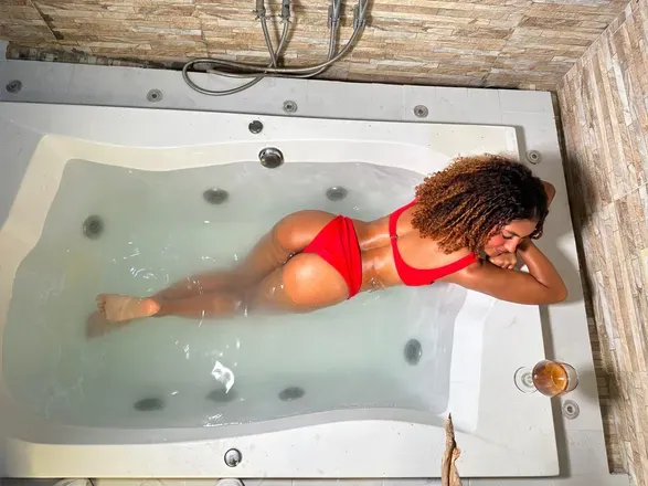 OnlyFans cuenta alejamarquezz header 2