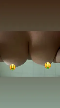 OnlyFans cuenta lucia-bigboobs header 2