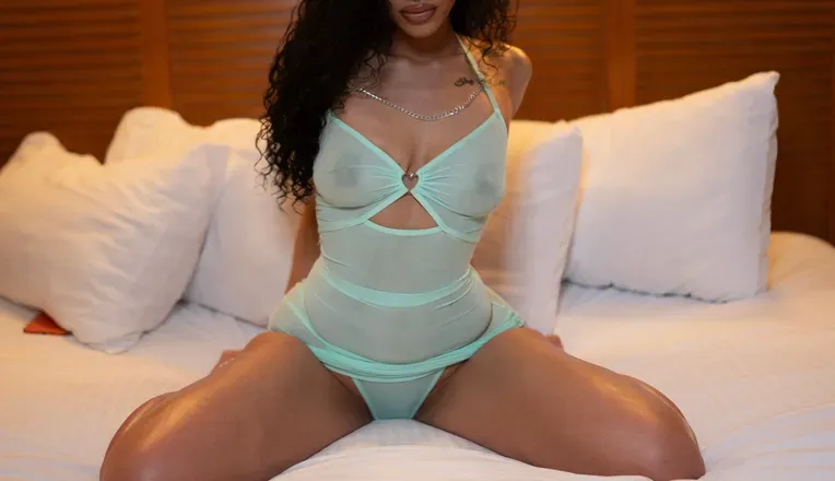 OnlyFans cuenta msrainxxx header 2