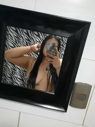 OnlyFans cuenta lelee.sv header 2