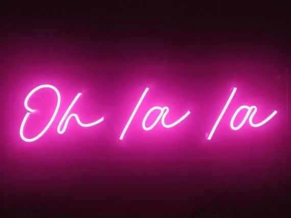OnlyFans cuenta prettybrown_ header 2